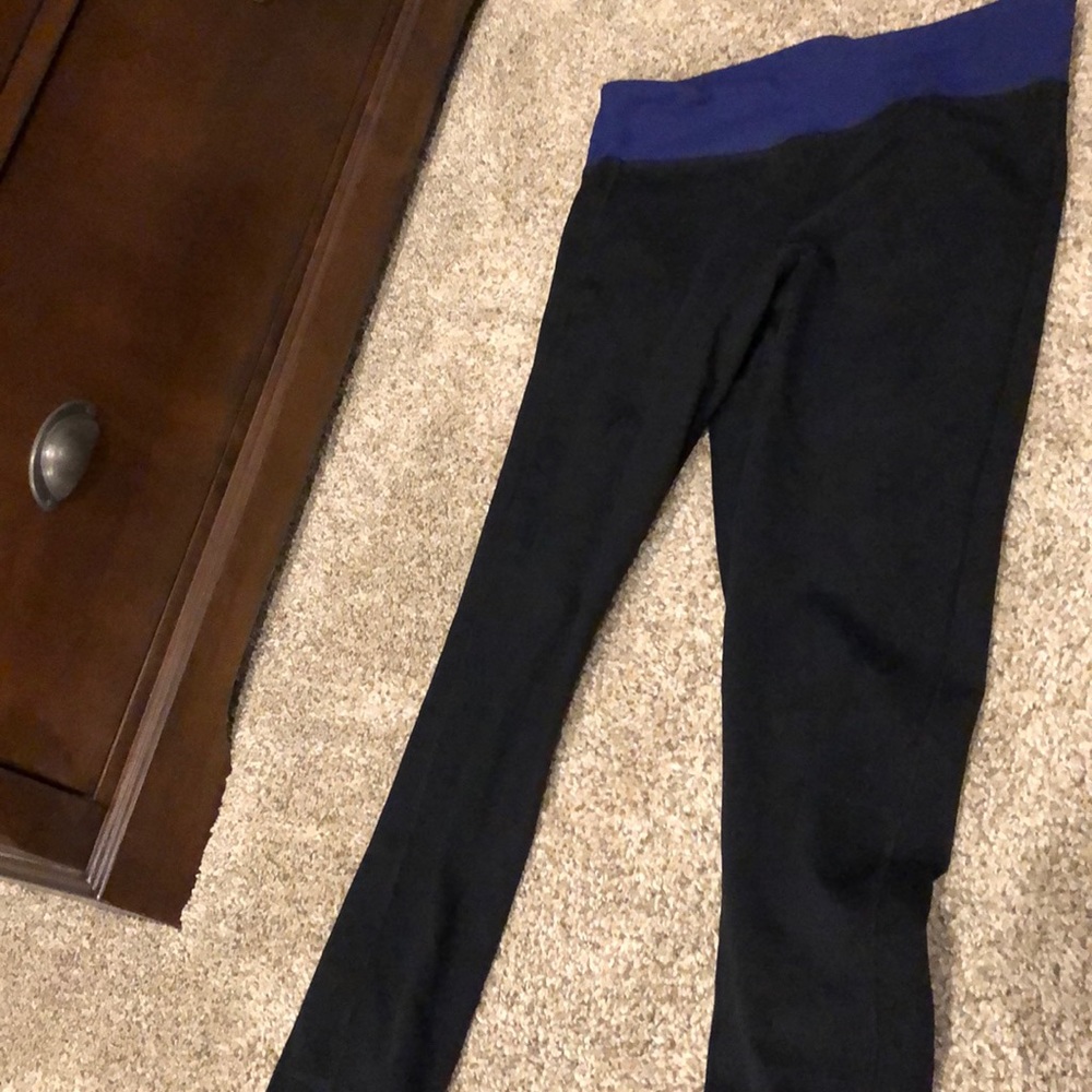 Under armour black/ purple leggings size small